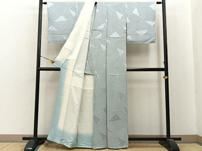 平和屋着物●上質な色無地　鹿の子どんす　切嵌花地紋　白鼠色　反端付き　正絹　逸品　BAAY8294hj