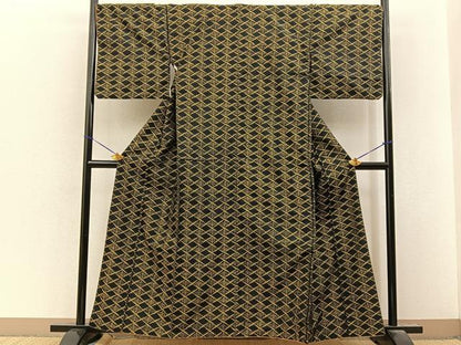 平和屋着物■上質な紬　菱松葉　黒地　正絹　逸品　BAAY8383hj