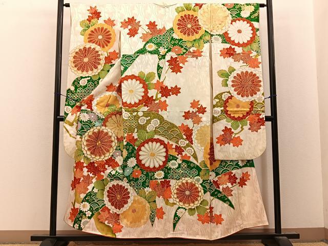 平和屋着物■豪華振袖　駒刺繍　雪芝菊文　金彩　正絹　逸品　BAAY8390hj