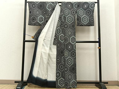 平和屋着物■上質な小紋　子持ち亀甲　黒地　正絹　逸品　BAAY8430hj