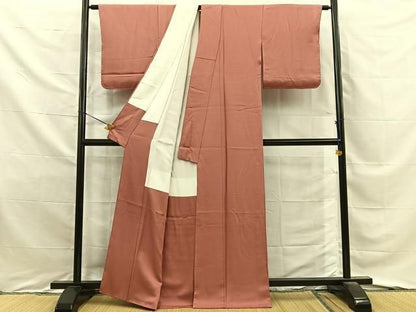 平和屋着物■上質な色無地　鱗地紋　珊瑚朱色　正絹　逸品　BAAY8734hj
