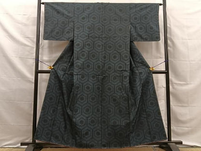 平和屋着物■本場大島紬　子持ち亀甲　正絹　逸品　未使用　BAAY8758hj