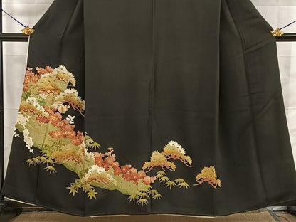 平和屋着物■豪華黒留袖　駒刺繍　松竹梅菊文　金彩　正絹　逸品　BAAY8794hj
