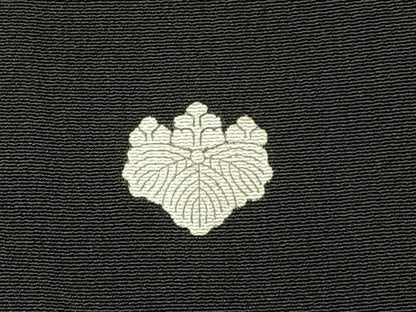 平和屋着物■黒留袖　駒刺繍　孔雀浜松文　金彩　洗える着物　BAAY8846hj