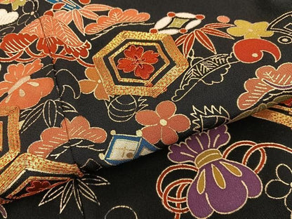 平和屋着物■豪華黒留袖　駒刺繍　松竹梅宝尽くし文　金彩　正絹　逸品　BAAY8855hj