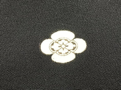 平和屋着物■豪華黒留袖　駒刺繍　正倉院花文　金銀彩　正絹　逸品　BAAY9010yc
