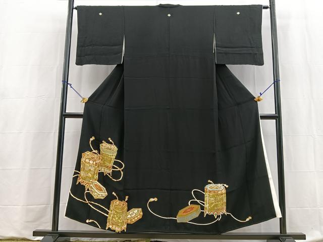 平和屋着物■豪華黒留袖　駒刺繍　貝桶花文　金彩　正絹　逸品　BAAY9091yc