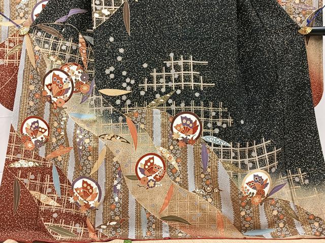 平和屋着物●豪華振袖　駒刺繍　花蝶文　暈し染め　黒地　金彩　正絹　逸品　BAAY9269yc