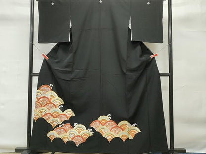 平和屋着物■豪華黒留袖　駒刺繍　青海波　金彩　正絹　逸品　CAAJ5111yk