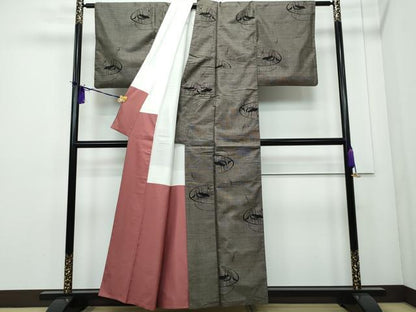 平和屋着物●本場大島紬 泥染め 9マルキ 群鶴文 正絹 逸品 CAAK4062vf