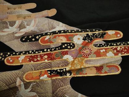 平和屋着物■豪華黒留袖　駒刺繍　エ霞立波飛鶴花文　金彩　正絹　逸品　CAAK6030yc