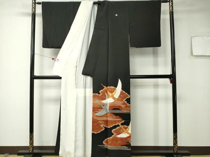 平和屋着物■豪華黒留袖 駒刺繍 雲重ね飛鶴箔散らし文 金彩 正絹 逸品 CAAK8252ev
