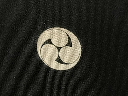 平和屋着物■豪華黒留袖　駒刺繍　水辺風景文　金彩　正絹　逸品　CAAP5640kb