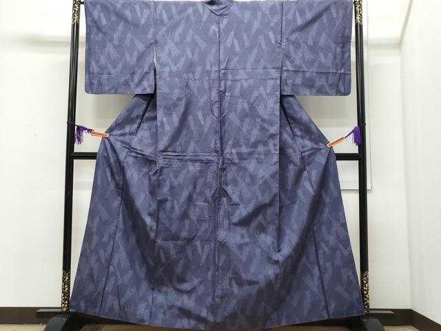 平和屋着物●本場大島紬　矢羽根草花文　正絹　逸品　CAAQ9124vf