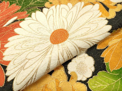 平和屋着物●豪華振袖 駒刺繍 乱菊花文 黒地 金彩 金通し地 正絹 逸品 CAAR0829gh