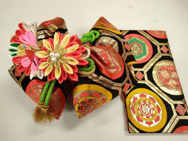 平和屋着物[]七五三　女の子　７歳　祝着　四つ身　飾り帯セット　花束鞠舞蝶文　暈し染め　金彩　洗える着物　CAAR6575ze