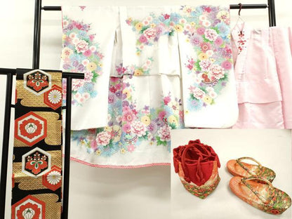 平和屋着物[]七五三　女の子　３歳　祝着　三つ身　長襦袢・帯・小物セット　駒刺繍　鞠草花文　金彩　洗える着物　CAAR6655ze