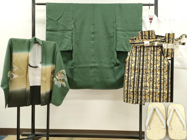 平和屋着物[]七五三　男の子　祝着・羽織・長襦袢・行灯袴・小物セット　色無地　菱飛鶴地紋　千歳緑色　逸品　未使用　CAAR6744ze