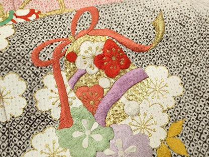 平和屋着物[]七五三　女の子　７歳　祝着　四つ身　総絞り　駒刺繍　鈴舞花文　暈し染め　金彩　逸品　CAAR6754ze