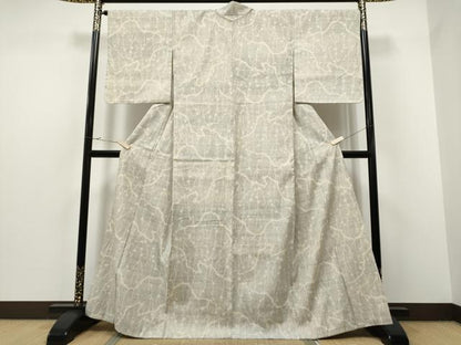 平和屋着物●本場結城紬 重要無形文化財 100亀甲 枝梅文 正絹 逸品 CAAR7846hy