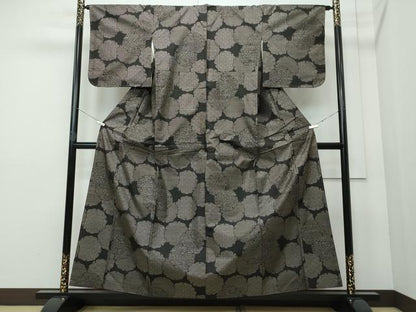 平和屋着物●本場大島紬 9マルキ 泥染め 雪輪草花文 正絹 逸品 CAAR8062vf