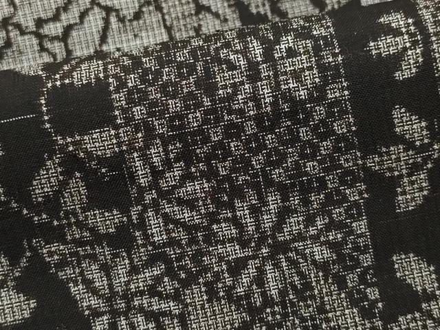 平和屋着物○本場大島紬 成田染織物謹製 泥染め 割り込み絣 草花文