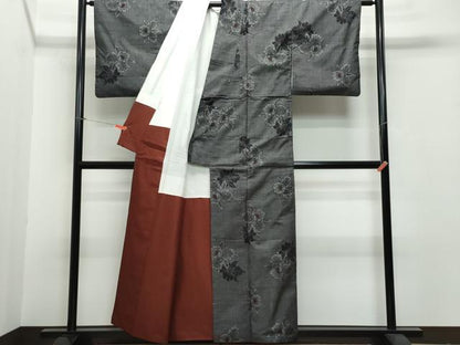平和屋着物●本場大島紬 7マルキ 草花文 正絹 逸品 CAAR8287vf