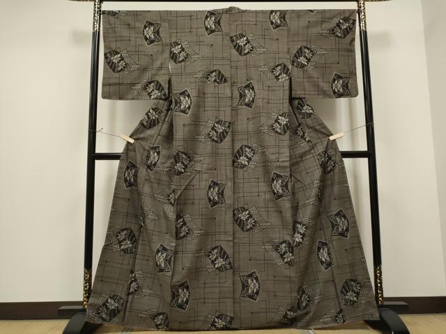 平和屋着物●本場大島紬 7マルキ 泥染め 色紙重ね草花文 正絹 逸品 未使用 CAAS0021th