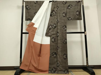 平和屋着物●本場大島紬 7マルキ 泥染め 色紙重ね草花文 正絹 逸品 未使用 CAAS0021th