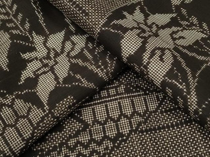 平和屋着物●本場大島紬 7マルキ 泥染め 色紙重ね草花文 正絹 逸品 未使用 CAAS0021th