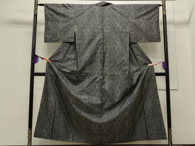 平和屋着物●本場大島紬　9マルキ　立涌麻の葉文様　正絹　逸品　CAAS0162th
