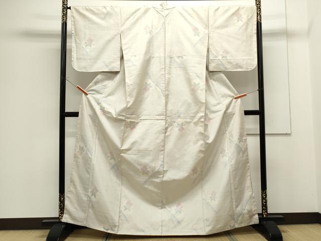 平和屋着物●本場大島紬 白大島 9マルキ 草花文 証紙付き 正絹 逸品 CAAS0341th