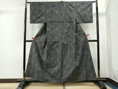 平和屋着物●本場大島紬　7マルキ　色紙重ね吉祥花唐草文　正絹　逸品　CAAS7168yc