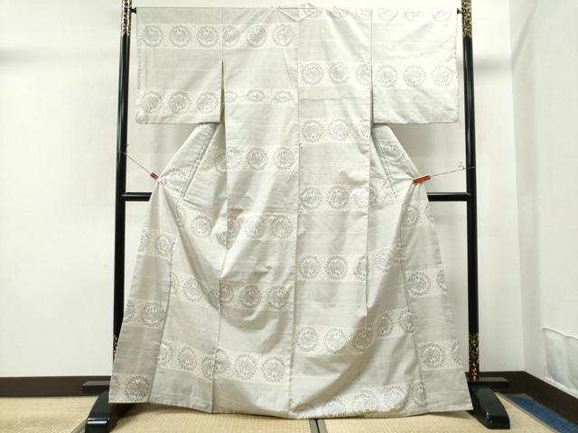 平和屋着物●本場大島紬　白大島　7マルキ　横段鳳凰花唐草丸文　正絹　逸品　CAAS7208yc