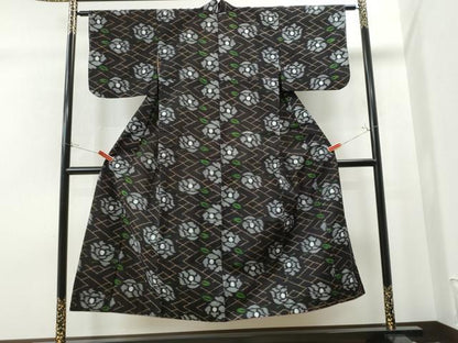 平和屋着物●久留米絣　舞花文　黒地　綿　逸品　未使用　CAAS7213yc