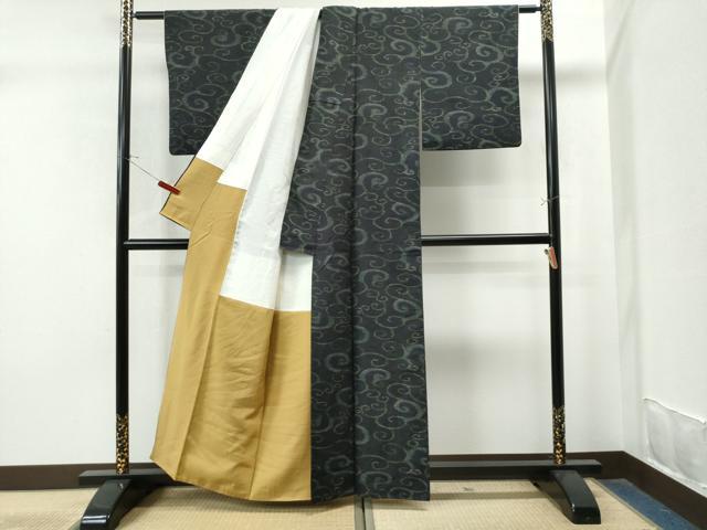 平和屋着物●上質な紬 唐草文 黒地 正絹 逸品 CAAS7496yc