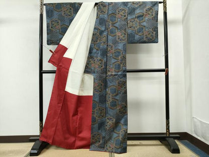 平和屋着物●本場大島紬　7マルキ　亀甲吉祥浜松花文　正絹　逸品　CAAS7555yc