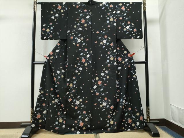 平和屋着物●上質な小紋 竜田川舞桜文 黒地 金彩 鬼しぼ縮緬 正絹 逸品 CAAS7564yc