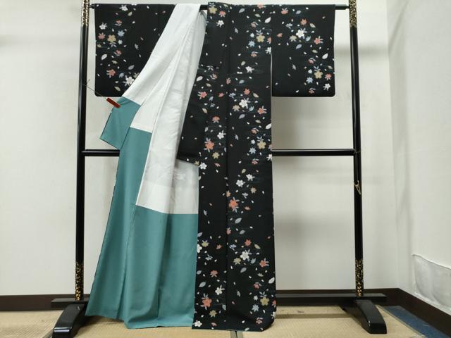 平和屋着物●上質な小紋 竜田川舞桜文 黒地 金彩 鬼しぼ縮緬 正絹 逸品 CAAS7564yc