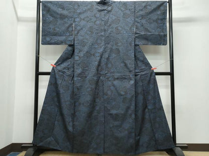 平和屋着物●本場大島紬　白恵泥　恵大島織物　二代目・恵美知雄謹製　割り込み絣　唐草の季節　証紙付き　正絹　逸品　CAAS8591vf