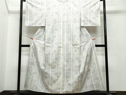 平和屋着物●本場大島紬　白大島　9マルキ　更紗花唐草文　正絹　逸品　CAAS8755vf