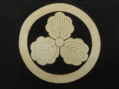 平和屋着物∞男性　黒紋付　羽織　羽裏：松葉色　正絹　逸品　CAAT0481dy