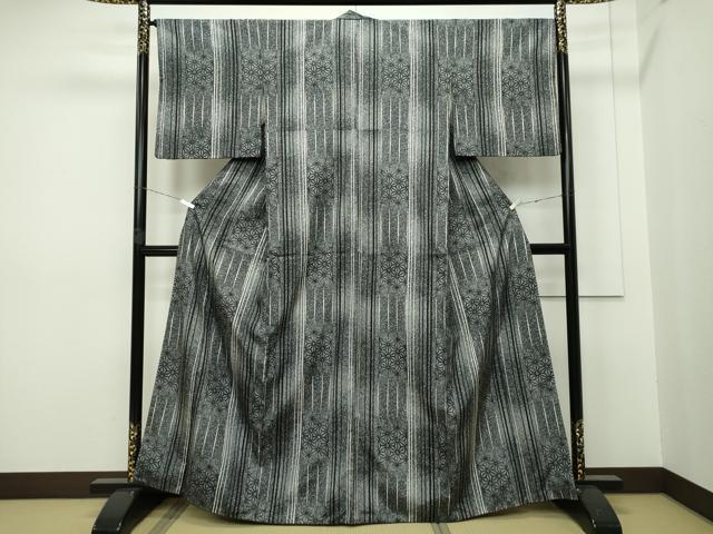 平和屋着物●本場染大島紬 麻の葉文様 正絹 逸品 CAAT0620dy