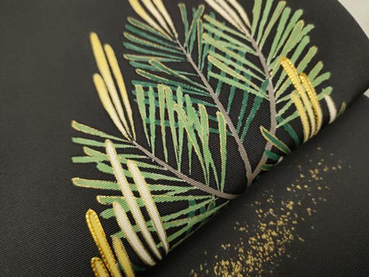 平和屋着物●塩瀬　九寸開き名古屋帯　駒刺繍　枝松文　黒地　金彩　正絹　逸品　CAAT0812hy