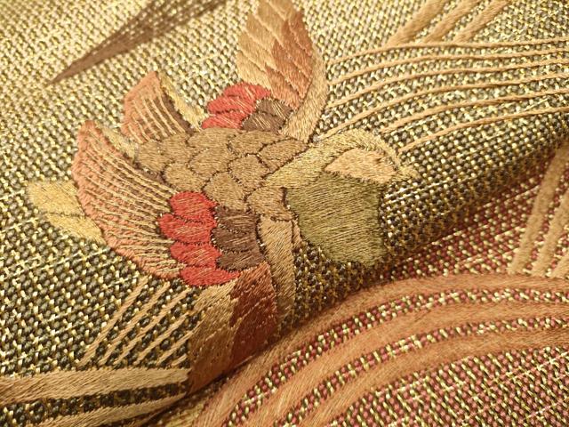 平和屋着物●ひなや工房 くむ・あむ・おる 伊豆蔵明彦 太鼓柄袋帯 総刺繍 流水飛鳥文 金糸 正絹 逸品 CAAT0858hy
