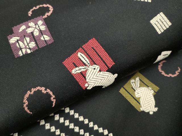平和屋着物●九寸名古屋帯　唐織　兎　源氏香　黒地　正絹　逸品　CAAT0941hy