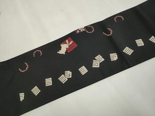 平和屋着物●九寸名古屋帯　唐織　兎　源氏香　黒地　正絹　逸品　CAAT0941hy