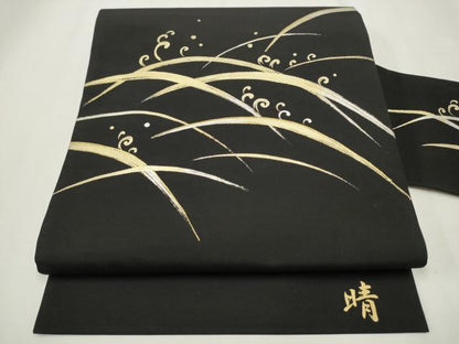 平和屋着物●塩瀬　九寸名古屋帯　作家物　駒刺繍　露芝文　黒地　金彩　正絹　逸品　CAAT1168hy