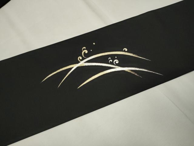 平和屋着物●塩瀬　九寸名古屋帯　作家物　駒刺繍　露芝文　黒地　金彩　正絹　逸品　CAAT1168hy