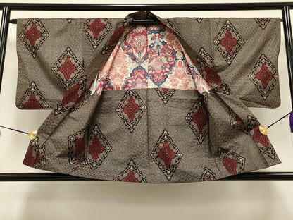 平和屋着物＃本場大島紬　龍郷絣　羽織　7マルキ　花唐草菱文　正絹　逸品　CAAT5810id